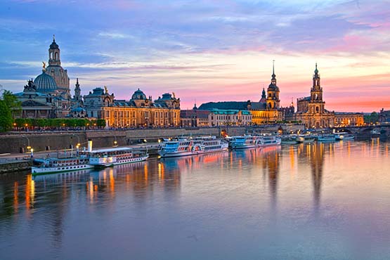 Blick auf Dresden über die Elbe